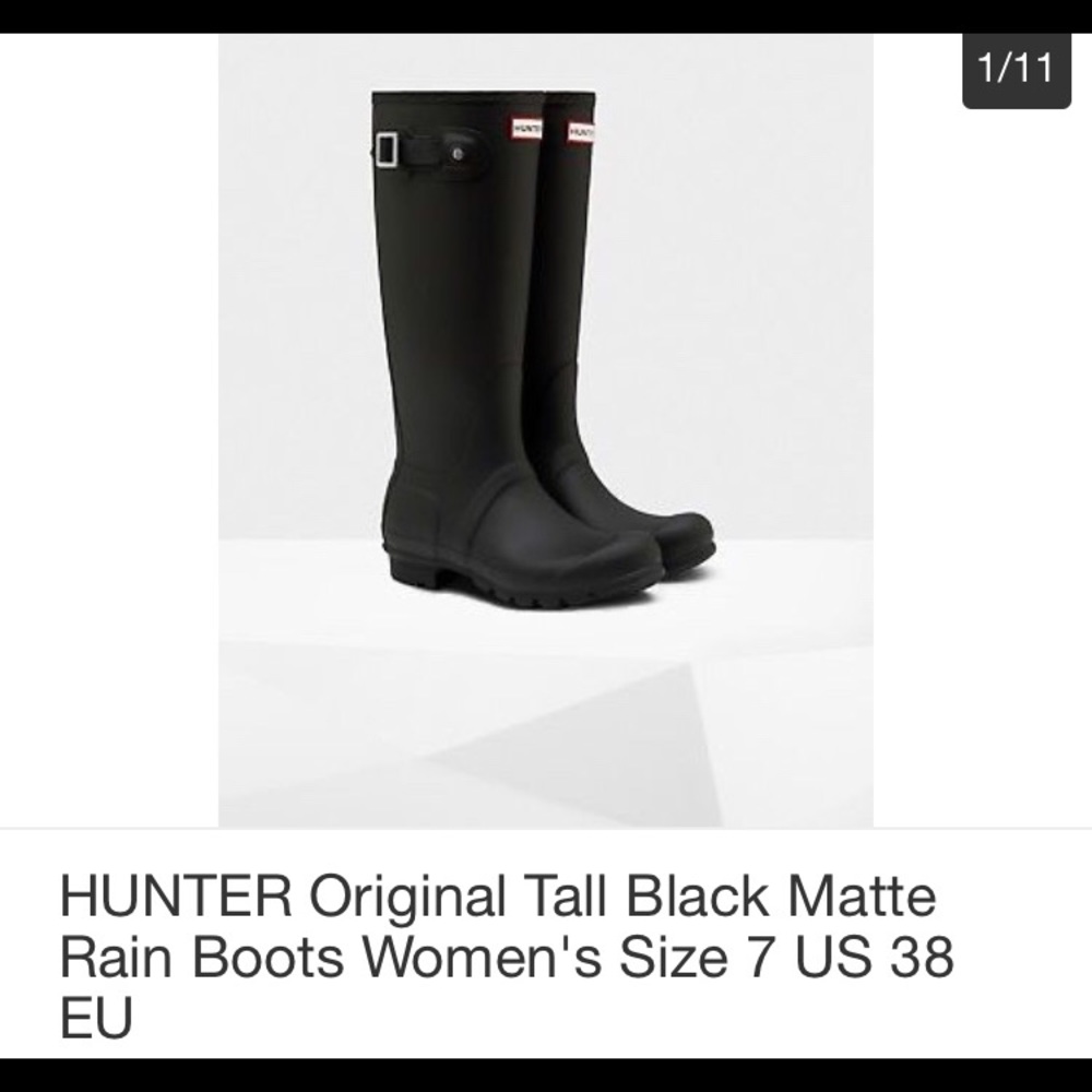 EUC Hunter Matt Black finish boots  size 7